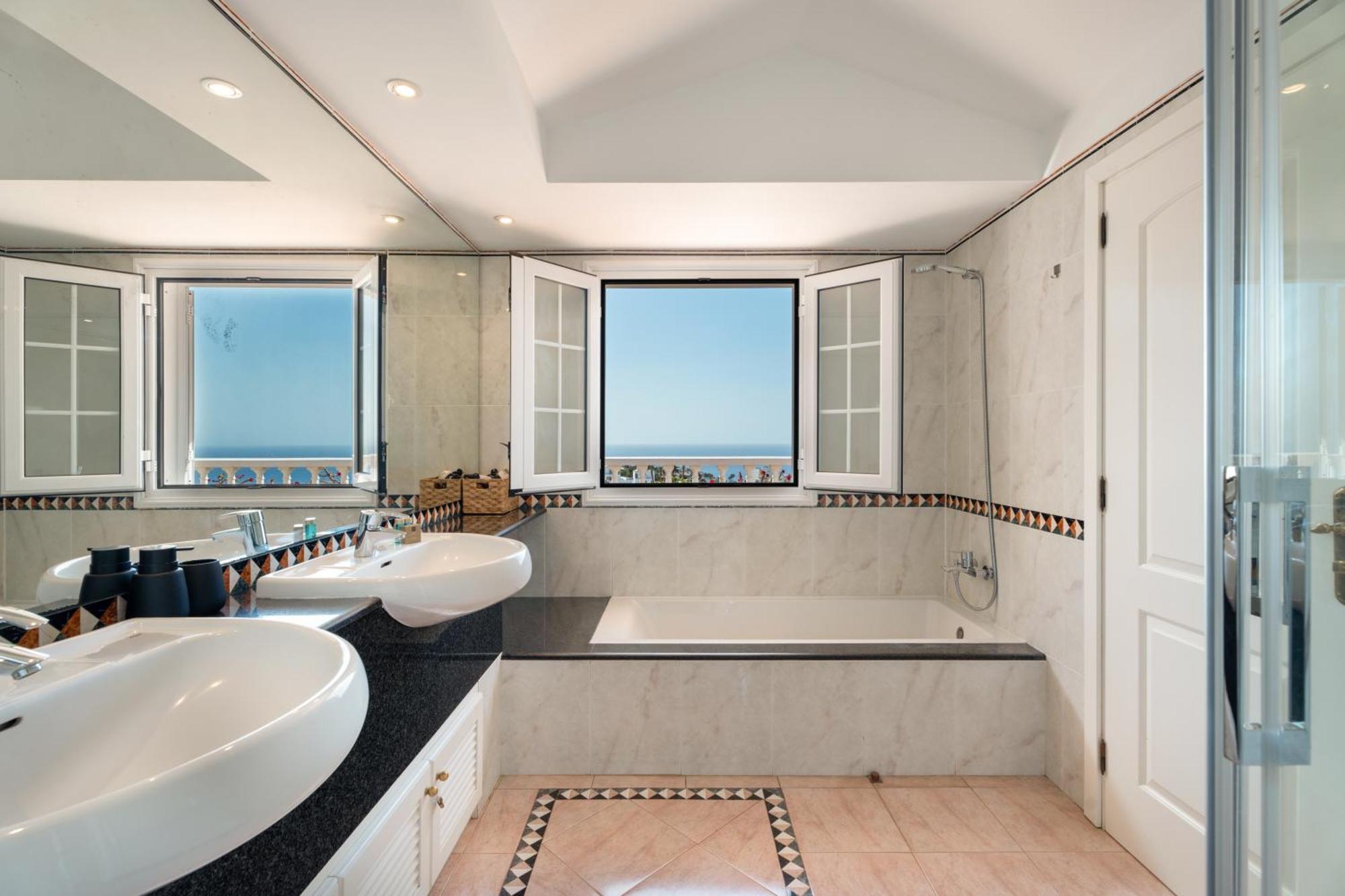 Villa Marbella-Private Heated Pool And Breathtaking View Costa Adeje  Bagian luar foto
